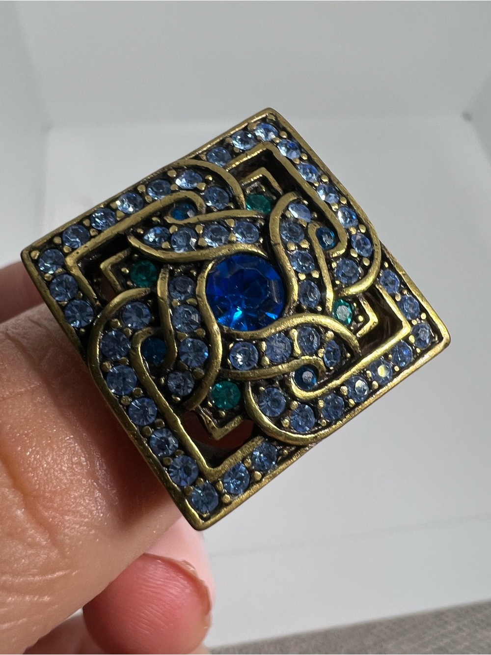 La Vintage Blue Crystal Square Ring